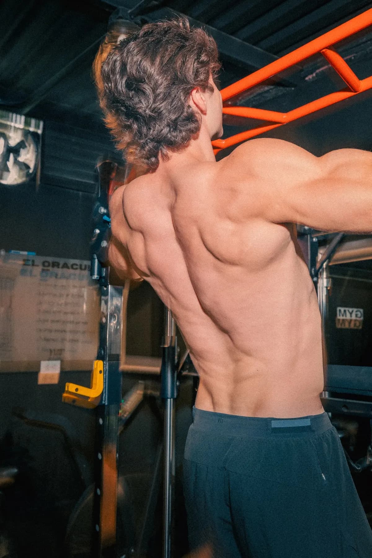 Roberto entrenando fuerza — programa Strong